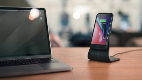 XVIDA Fast Charging Desk Stand - Ładowarka bezprzewodowa z uchwytem magnetycznym, aluminium (QC 2.0) XVIDA Fast Charging Desk Stand - Ładowarka bezprzewodowa z uchwytem magnetycznym, aluminium (QC 2.0)