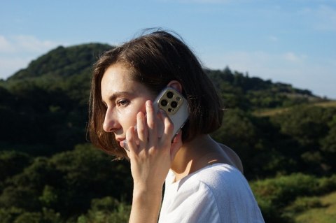 Moshi iGlaze - Etui iPhone 14 (Luna Silver) Moshi iGlaze - Etui iPhone 14 (Luna Silver)