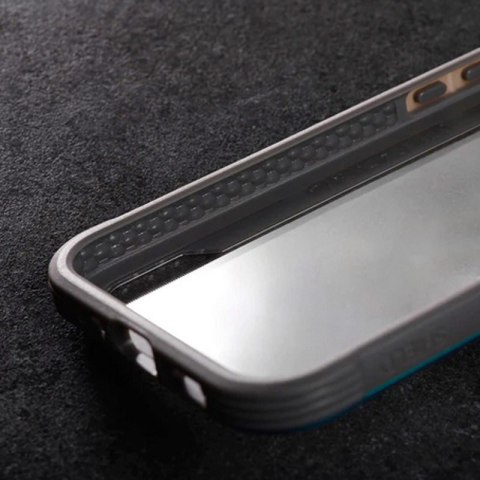 X-Doria Raptic Shield - Etui aluminiowe iPhone 14 (Drop-Tested 3m) (Iridescent) X-Doria Raptic Shield - Etui aluminiowe iPhone 14 (Drop-Tested 3m) (Iridescent)