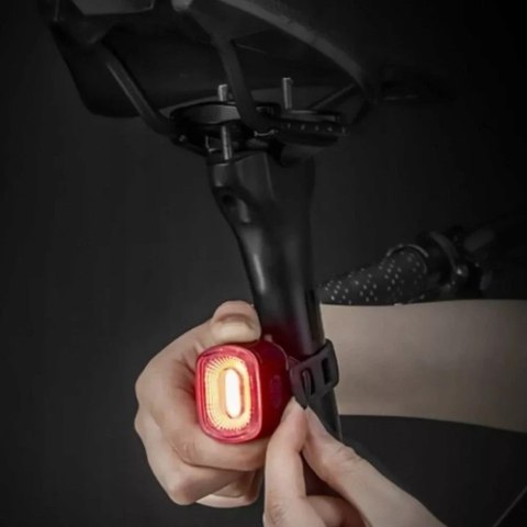 RockBros Lampka rowerowa tylna Rockbros Q2S LED z inteligentnym systemem stop + kabel USB-C - USB-A - czarna RockBros Lampka rowerowa tylna Rockbros Q2S LED z inteligentnym systemem stop + kabel USB-C - USB-A - czarna