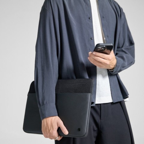 Incase A.R.C. Sleeve - Pokrowiec z kieszenią MacBook Pro 16" (M4/M3/M2/M1/2024-2021) (Czarny) Incase A.R.C. Sleeve - Pokrowiec z kieszenią MacBook Pro 16" (M4/M3/M2/M1/2024-2021) (Czarny)