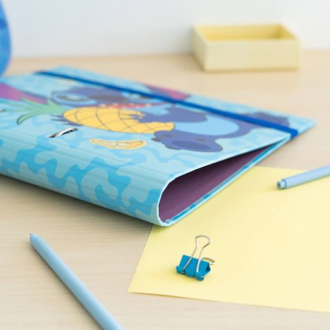Disney Stitch Tropical - Segregator A4 (2 ringi, gumka) Disney Stitch Tropical - Segregator A4 (2 ringi, gumka)
