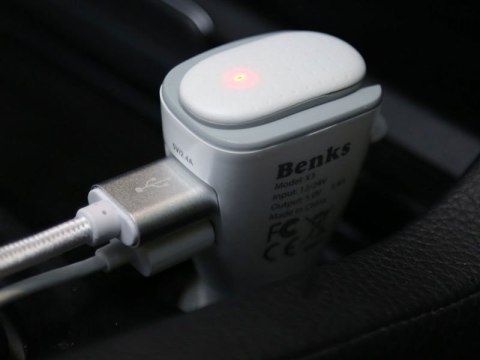 Benks Benks 2w1 słuchawka Bluetooth + ładowarka samochodowa 2x USB white Benks Benks 2w1 słuchawka Bluetooth + ładowarka samochodowa 2x USB white