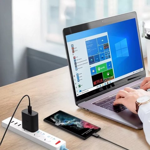 Samsung Oryginalny kabel Samsung USB-C do USB-C EP-DW767 do ładowania 1.8m 3A 25W / 45W Czarny Samsung Oryginalny kabel Samsung USB-C do USB-C EP-DW767 do ładowania 1.8m 3A 25W / 45W Czarny