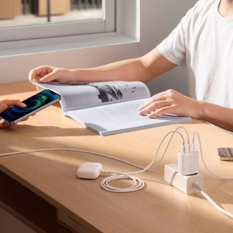 Baseus Ładowarka sieciowa Baseus Compact Quick Charger 3x USB 17W do telefonu tabletu słuchawek Biała Baseus Ładowarka sieciowa Baseus Compact Quick Charger 3x USB 17W do telefonu tabletu słuchawek Biała