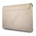 Guess Guess Sleeve GUCS13PUSASLG 13" złoty /gold Saffiano Script