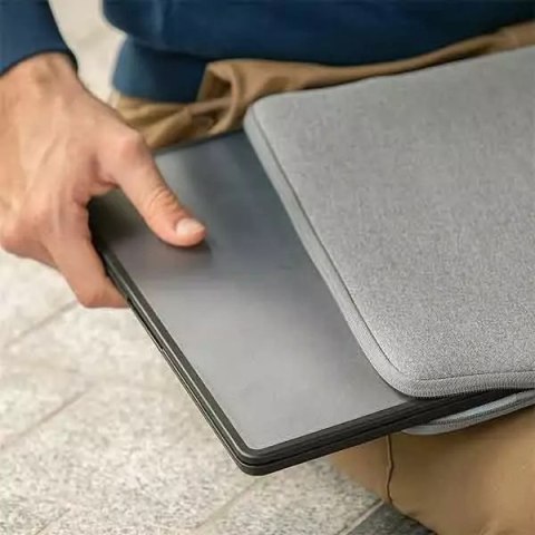 UNIQ Etui na laptopa UNIQ Venture do MacBook Air 13 (2018 -2022) czarny/midnight black UNIQ Etui na laptopa UNIQ Venture do MacBook Air 13 (2018 -2022) czarny/midnight black